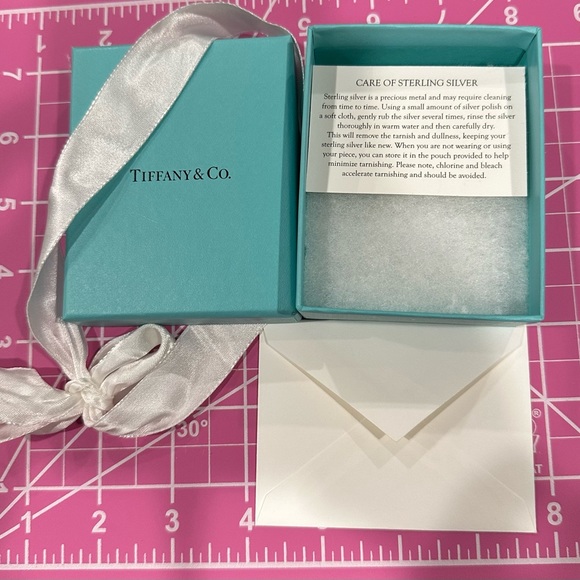 SOLD Discontinued Authentic Tiffany’s RTT Cat Charm with 20” beaded necklace - Picture 9 of 11